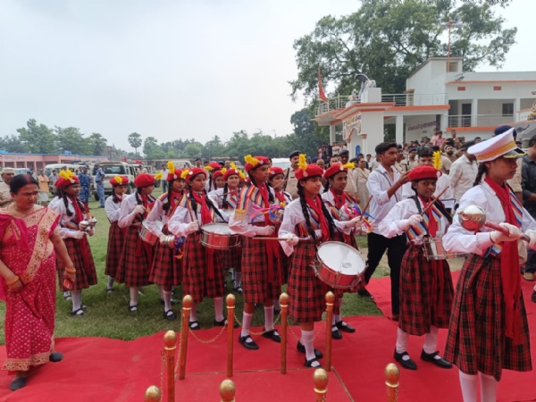 सोनपुर में उपमुख्यमंत्री विजेंद्र प्रसाद यादव ने फीता काटकर विद्यालय का किया उद्घाटन सोनपुर में उपमुख्यमंत्री विजेंद्र प्रसाद यादव ने फीता काटकर विद्यालय का किया उद्घाटन