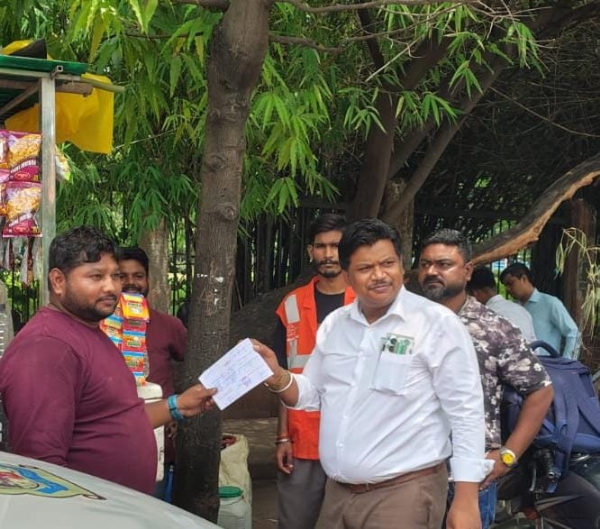 जबलपुर : सुरक्षित शैक्षणिक माहौल के लिए स्कूलों के पास से हटाये गए नशीले पदार्थ बेचने वाले टपरे और ठेले जबलपुर : सुरक्षित शैक्षणिक माहौल के लिए स्कूलों के पास से हटाये गए नशीले पदार्थ बेचने वाले टपरे और ठेले