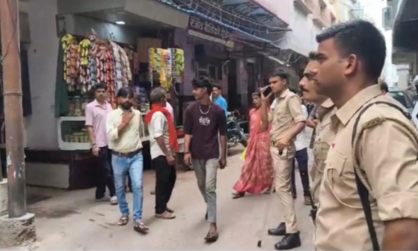 मौके पर पुलिस मौके पर पुलिस