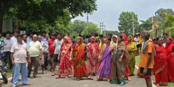 डीवीसी के अतिक्रमण हटाओ अभियान के दौरान लेफ्ट बैंक क्षेत्र में हंगामा