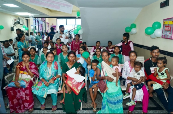 गिफ्ट ऑफ लाइफ कार्यक्रम का उद्घाटन करते उपयुक्त मनीष कुमार गिफ्ट ऑफ लाइफ कार्यक्रम का उद्घाटन करते उपयुक्त मनीष कुमार