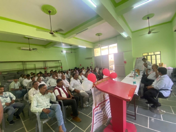 डाक जीवन बीमा करोड़पति अभियान को गति देने के निर्देश, उत्कृष्ट कर्मचारियों का हुआ सम्मान डाक जीवन बीमा करोड़पति अभियान को गति देने के निर्देश, उत्कृष्ट कर्मचारियों का हुआ सम्मान