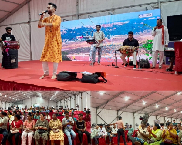 Bhajan Sandhya organized at the Lakhanpur Passenger Amenity Centre. Bhajan Sandhya organized at the Lakhanpur Passenger Amenity Centre.