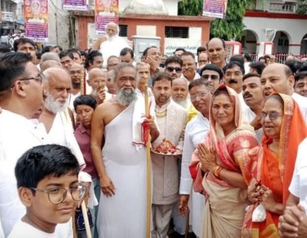 आचार्य श्री अशोक सागर सूरिश्वरजी म. सा. का 5 आचार्यों सहित श्री आर्यरक्षित जैन तीर्थ धाम में चातुर्मास हेतु हुआ मंगल प्रवेश आचार्य श्री अशोक सागर सूरिश्वरजी म. सा. का 5 आचार्यों सहित श्री आर्यरक्षित जैन तीर्थ धाम में चातुर्मास हेतु हुआ मंगल प्रवेश