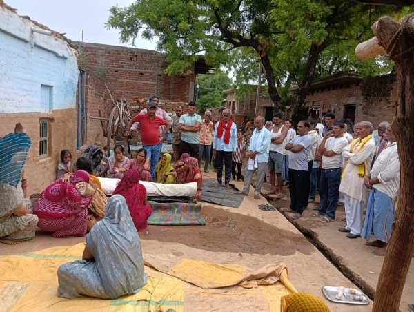 शिक्षक की मौत पर पिता के गंभीर आरोप शिक्षक की मौत पर पिता के गंभीर आरोप