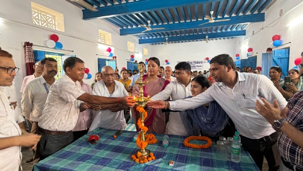 छपरा विधायक छोटी कुमारी ने किया आदर्श विद्यालय का शुभारंभ छपरा विधायक छोटी कुमारी ने किया आदर्श विद्यालय का शुभारंभ