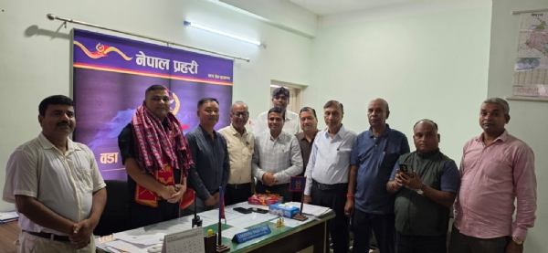अररिया फोटो:प्रतिनिधि मंडल डीएसपी से मुलाकात करते अररिया फोटो:प्रतिनिधि मंडल डीएसपी से मुलाकात करते