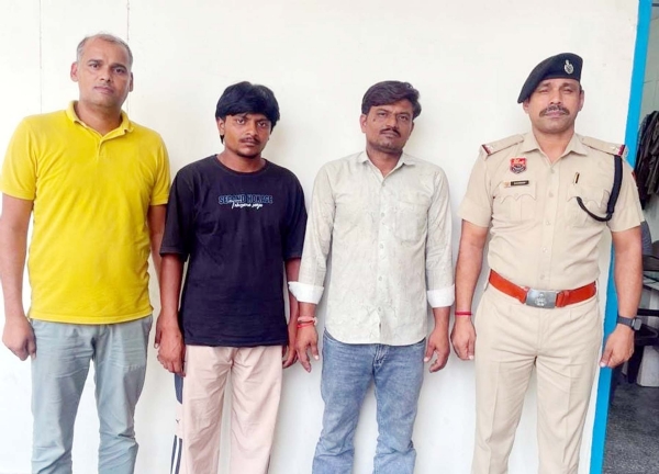 गुरुग्राम पुलिस की गिरफ्त में साइबर ठगी में संलिप्त आरोपी। गुरुग्राम पुलिस की गिरफ्त में साइबर ठगी में संलिप्त आरोपी।