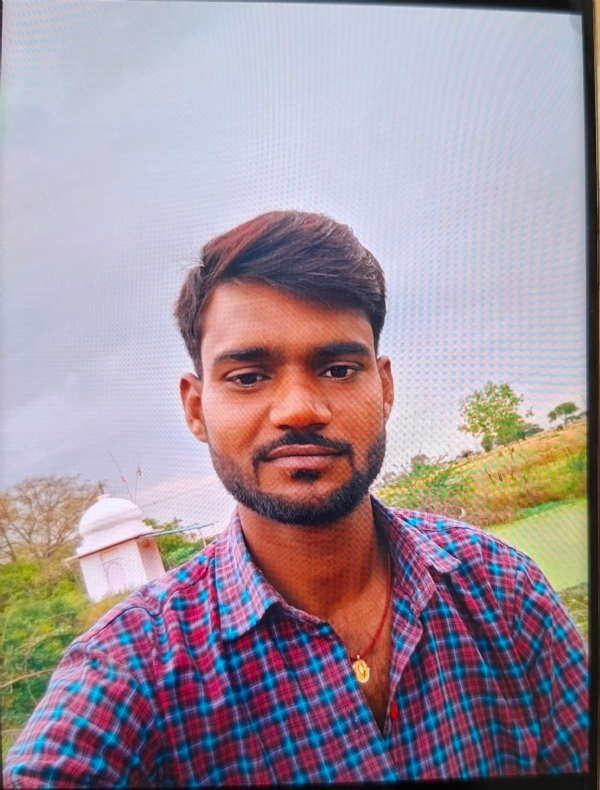 रेलवे ट्रैक पार करते वक्त हुई युवक की मौत रेलवे ट्रैक पार करते वक्त हुई युवक की मौत