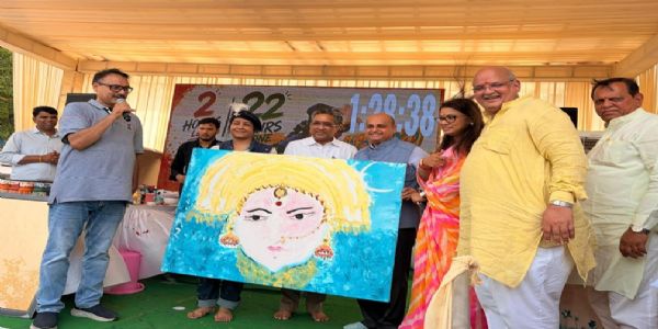 नई दिल्ली में मैराथन पेंटिंग शो का आयोजन पालिका बाजार में किया गया। इसका समापन बुधवार को भाजपा नेता सुनील बंसल ने किया। नई दिल्ली में मैराथन पेंटिंग शो का आयोजन पालिका बाजार में किया गया। इसका समापन बुधवार को भाजपा नेता सुनील बंसल ने किया।
