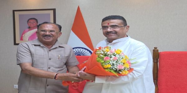 शुभेंदु की नेताओं से मुलाकात शुभेंदु की नेताओं से मुलाकात