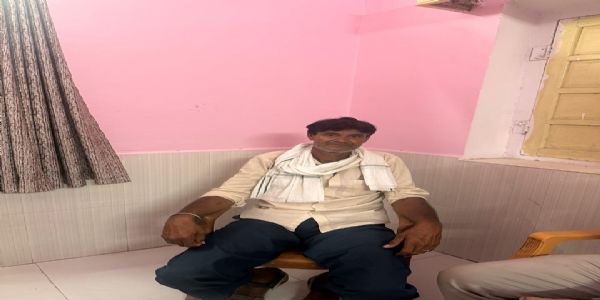 नामांतरण के बदले एक लाख की रिश्वत लेते पटवारी का दलाल गिरफ्तार