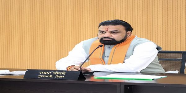 स्वास्थ्य संस्थान में अनावश्यक रेफरल पर रोक लगायें : मुख्यमंत्री