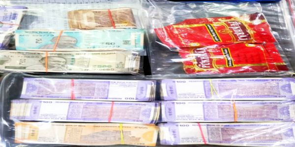 राजगढ़ः छह घंटे में खुली झूठी लूट की कहानी, कर्ज से परेशान युवक ने घर में छिपाए थे एक लाख