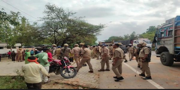 पुलिस पर पथराव में 16 नामजद समेत 40-50 अज्ञात पर मुकदमा
