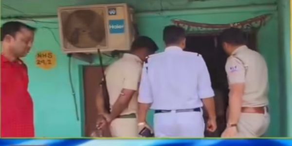 जामुड़िया के पूर्व विधायक के कार्यालय और आवास पर पुलिस की छापेमारी