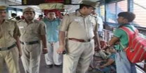टटलूबाजी गैंग : रेलवे स्टेशनों पर यात्रियों को ज्यादा नगदी कीमती सामान ले जाने पर धोखाधड़ी करने वाली गैंग का खुलासा