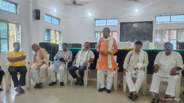 फोटोबैठक करते भाजपा के नेता फोटोबैठक करते भाजपा के नेता
