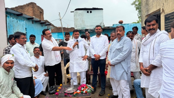 जीतू पटवारी ने किया जनसंपर्क जीतू पटवारी ने किया जनसंपर्क