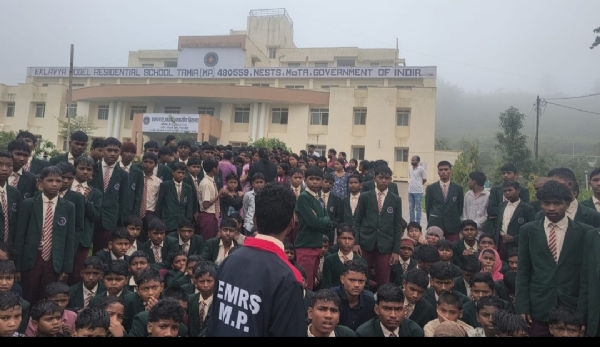 Chhindwara ke tamiya eklavy awasiy vidhyaly me ghmasan Chhindwara ke tamiya eklavy awasiy vidhyaly me ghmasan