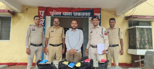 गिरफ्तार आरोपित गिरफ्तार आरोपित