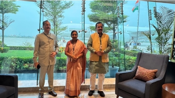 विदेशी यात्रा पर जाते केंद्रीय राज्य मंत्री निमुबेन बंभाणिया व सांसद टीम विदेशी यात्रा पर जाते केंद्रीय राज्य मंत्री निमुबेन बंभाणिया व सांसद टीम