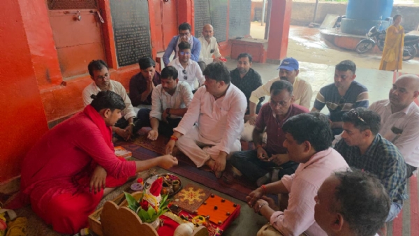 भगवान श्री कामतानाथ कसरकार दरबार में गूँजी टीबी कर्मचारियों की प्रार्थना भगवान श्री कामतानाथ कसरकार दरबार में गूँजी टीबी कर्मचारियों की प्रार्थना