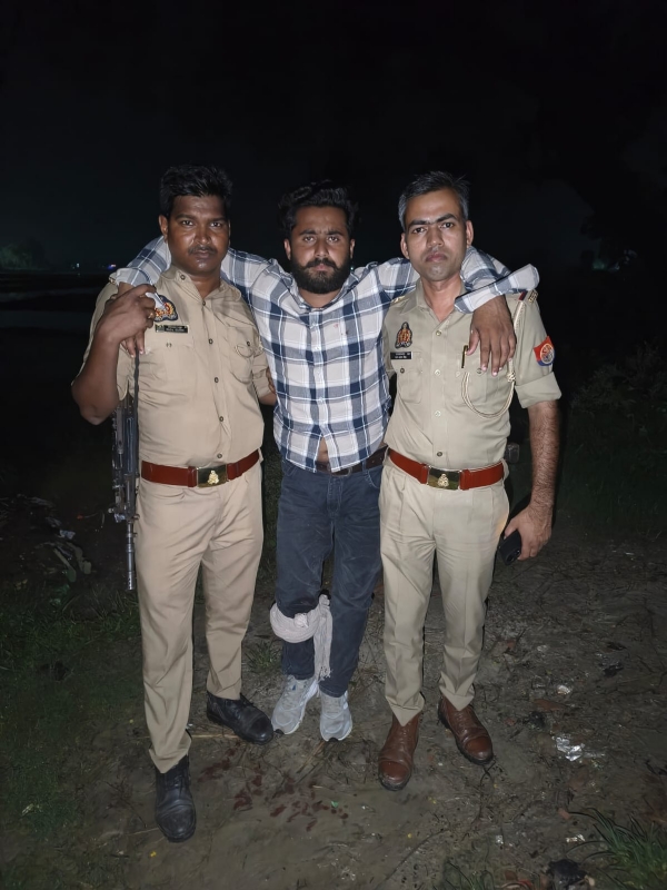 मुठभेड़ में गिरफ्तार बदमाश मुठभेड़ में गिरफ्तार बदमाश