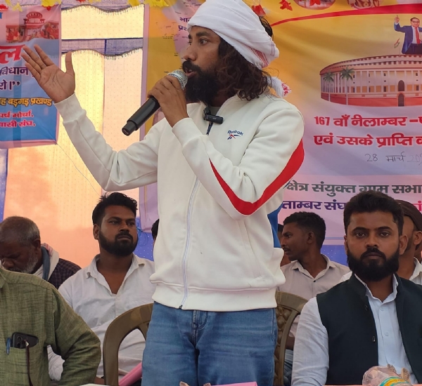 देवेंद्र नाथ महतो की फाइल फोटो देवेंद्र नाथ महतो की फाइल फोटो