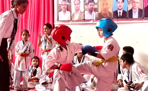 प्रतियोगिता के दौरान प्रतियोगिता के दौरान