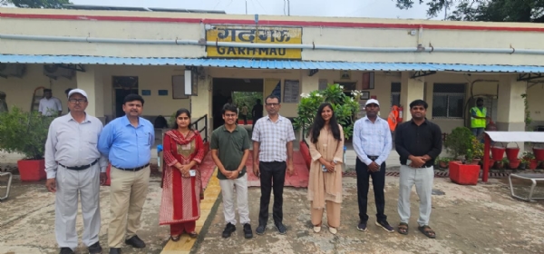 गढ़मऊ रेलवे स्टेशन का छाया चित्र गढ़मऊ रेलवे स्टेशन का छाया चित्र