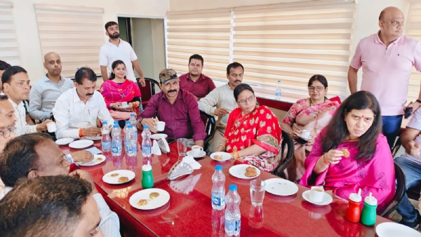 कोरबा को आधुनिक सरकारी अस्पताल दिलाने के लिए प्रयास करेंगी सरोज पाण्डेय, रेल सुविधाओं के विस्तार का भी दिलाया भरोसा कोरबा को आधुनिक सरकारी अस्पताल दिलाने के लिए प्रयास करेंगी सरोज पाण्डेय, रेल सुविधाओं के विस्तार का भी दिलाया भरोसा