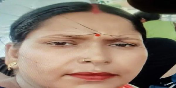तेज रफ्तार कार की टक्कर से भाभी की माैत, देवर घायल