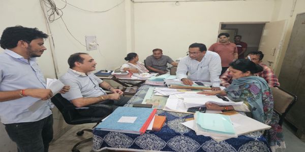 हिसार : उकलाना उप तहसील में सीएम फ्लाइंग का छापा, रिकॉर्ड जब्त