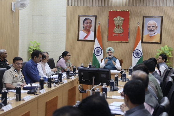 उपराज्यपाल तरनजीत सिंह संधू सोमवार को दिल्ली आपदा प्रबंधन प्राधिकरण (डीडीएमए) की बैठक अध्यक्षता करते हुए उपराज्यपाल तरनजीत सिंह संधू सोमवार को दिल्ली आपदा प्रबंधन प्राधिकरण (डीडीएमए) की बैठक अध्यक्षता करते हुए