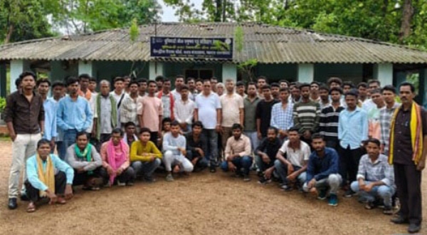 बीजापुर के 12 रेशम हितग्राहियों ने बिलासपुर में किया प्रशिक्षण पूर्ण बीजापुर के 12 रेशम हितग्राहियों ने बिलासपुर में किया प्रशिक्षण पूर्ण