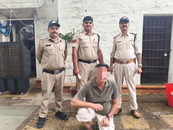 एमडी तस्करी मामले में बाबू सिंधी गिरफ्तार, अब तक 7 आरोंपी पकड़े गए एमडी तस्करी मामले में बाबू सिंधी गिरफ्तार, अब तक 7 आरोंपी पकड़े गए