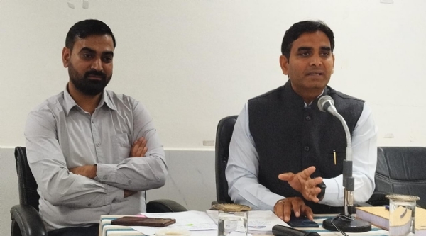 जिला परिषद चुनाव के दौरान मौजूद। जिला परिषद चुनाव के दौरान मौजूद।