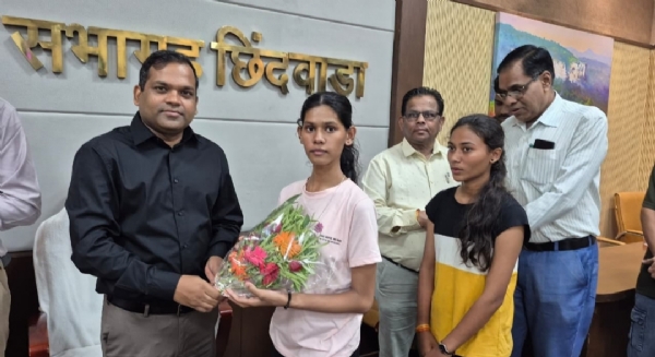 Chhindwara ke shaskiy schoolo ke 41 vidhyarthiyo ne neet ki pariksha me parcham lahraya Chhindwara ke shaskiy schoolo ke 41 vidhyarthiyo ne neet ki pariksha me parcham lahraya