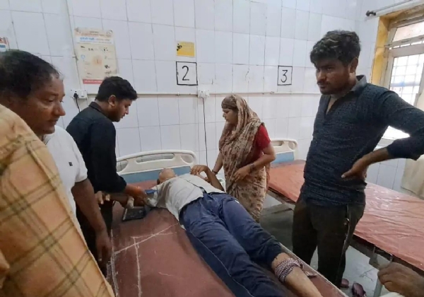 शौच को जा रहे व्यक्ति को सांप ने डसा शौच को जा रहे व्यक्ति को सांप ने डसा