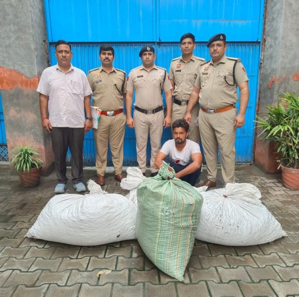 पानीपत पुलिस हिरासत में नशा तस्कर वह पकड़ा गया गांजा