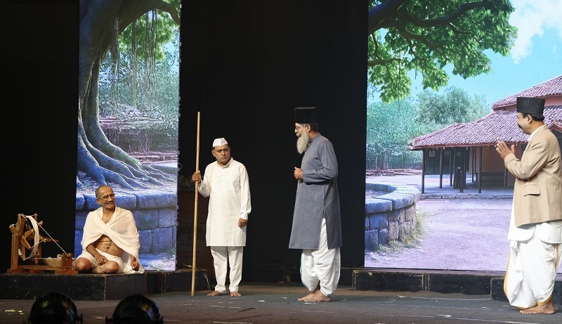 भोपाल में डॉ. हेडगेवार के जीवन और कार्यों पर केंद्रित महानाट्य का मंचन भोपाल में डॉ. हेडगेवार के जीवन और कार्यों पर केंद्रित महानाट्य का मंचन