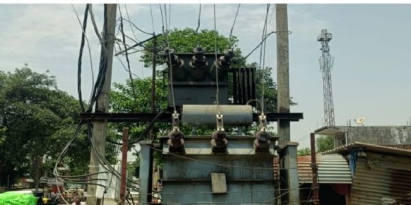 औरैया : अजीतमल क्षेत्र में 48 घंटे से बिजली गुल, दर्जनों गांवों में पेयजल संकट गहराया
