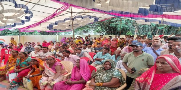 सहयोग शिविर में डीएम ने 30 दिनों के भीतर शिकायतों के निस्तारण का दिया भरोसा