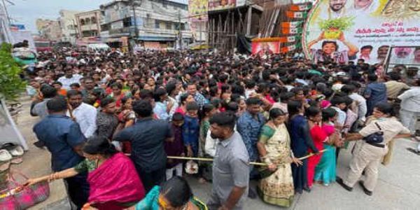 हैदराबाद : प्रसिद्ध बलकमपेट येल्लम्मा कल्याणोत्सव शुरू, श्रद्धालुओं की उमड़ी भारी भीड़