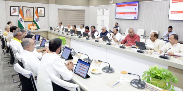 उप्र कैबिनेट : योगी कैबिनेट ने दी नई इलेक्ट्रिक बसों की खरीद को मंजूरी, यूपी रोडवेज के बेड़े में शामिल होंगी 250 ई-बसें