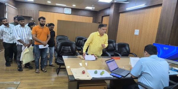 अनूपपुर: जनसुनवाई में कलेक्टर ने सुनी जनसामान्य की समस्या, त्वरित एवं समयबद्ध निराकरण के दिये निर्देश