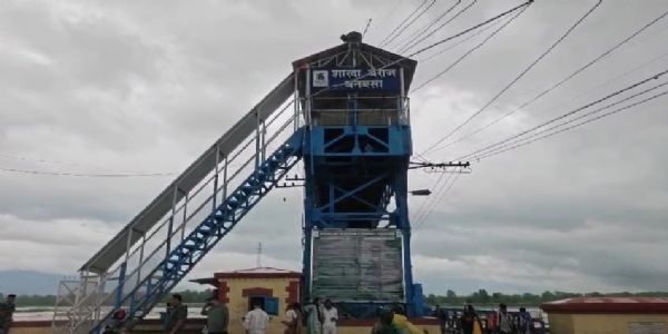 भारी बारिश से बढ़ा शारदा नदी का जलस्तर, बनबसा बैराज पर रेड अलर्ट जारी