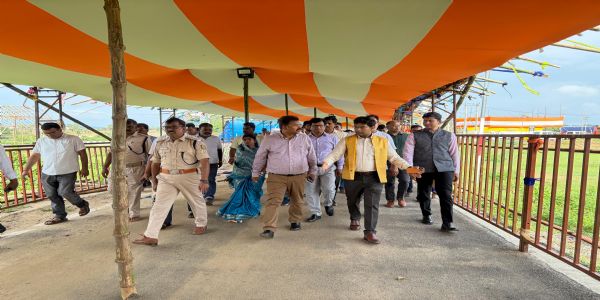 श्रावणी मेला के सफल आयोजन को लेकर डीसी ने बासुकीनाथ धाम का किया निरीक्षण
