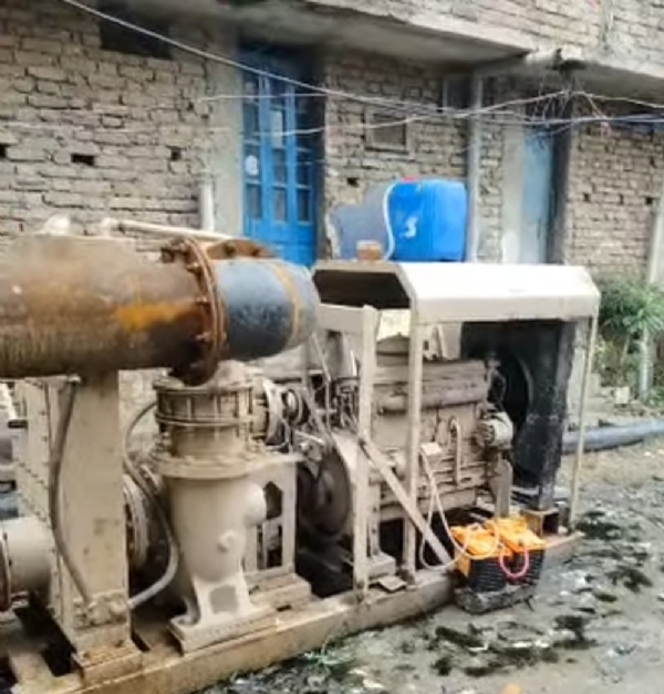 छपरा नगर निगम क्षेत्र में युद्धस्तर पर चल रहा जलनिकासी अभियान छपरा नगर निगम क्षेत्र में युद्धस्तर पर चल रहा जलनिकासी अभियान